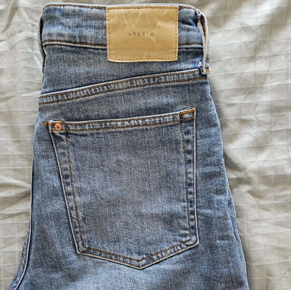Högmidjade mom jeansshorts &Denim - 4