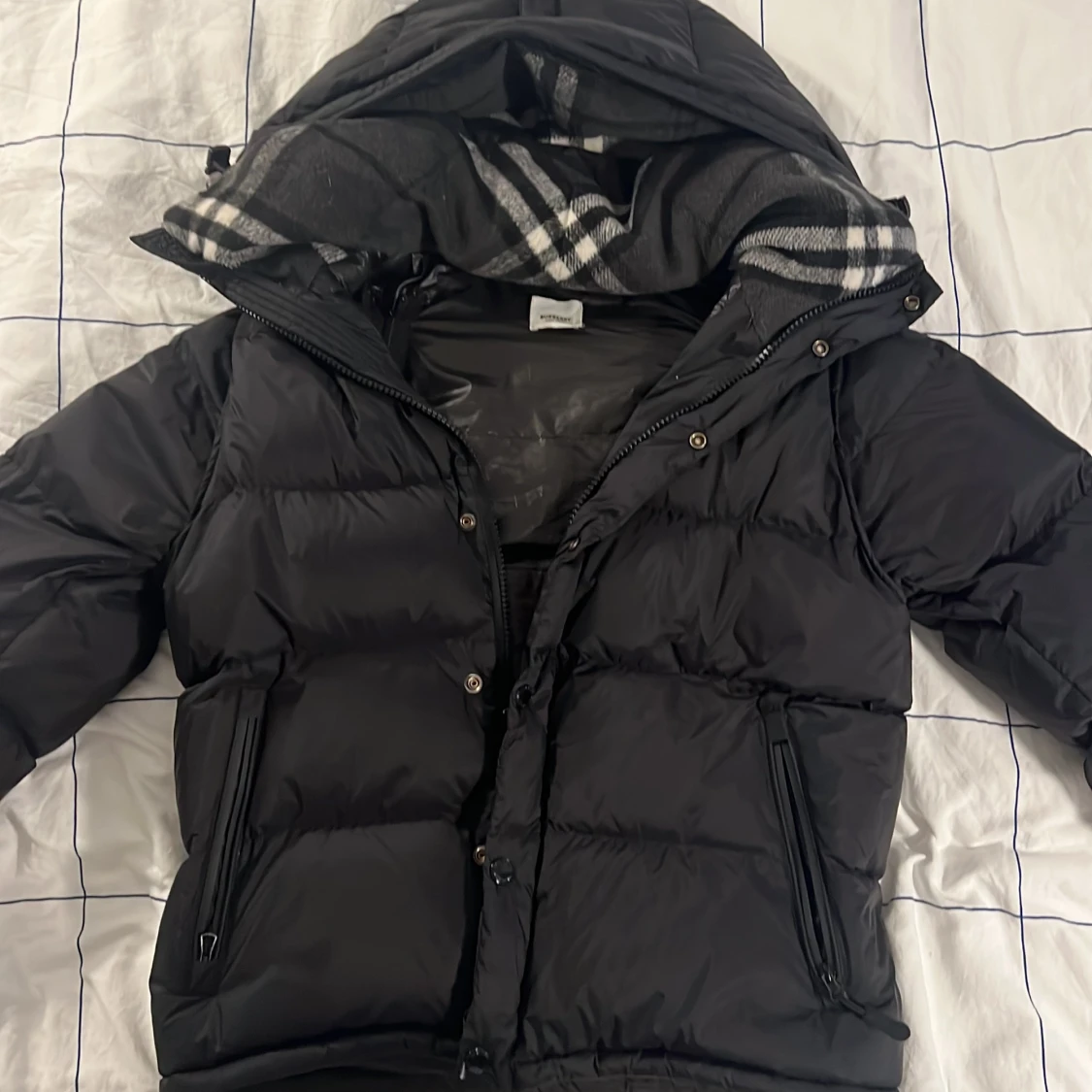 Svart dunjacka från Burberry - 1