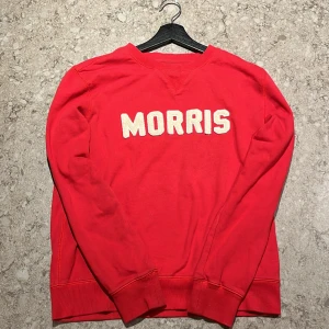 Morris tröja - Säljer Morris tröja för bra pris, inga fläckar eller soldeffekter, skriv vid minsta funderingar osv🤗