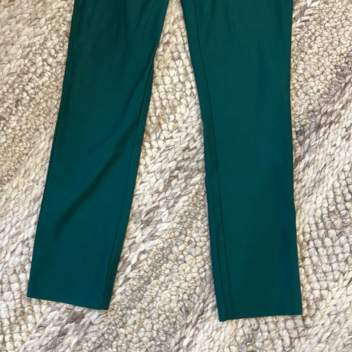 Mörkgröna byxor från H&M med dragkedja - 1