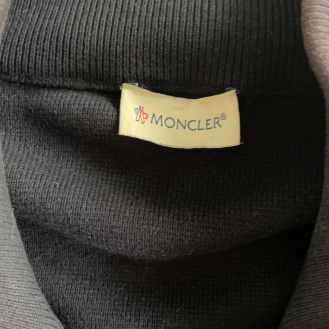 Svart dunväst från Moncler - 2