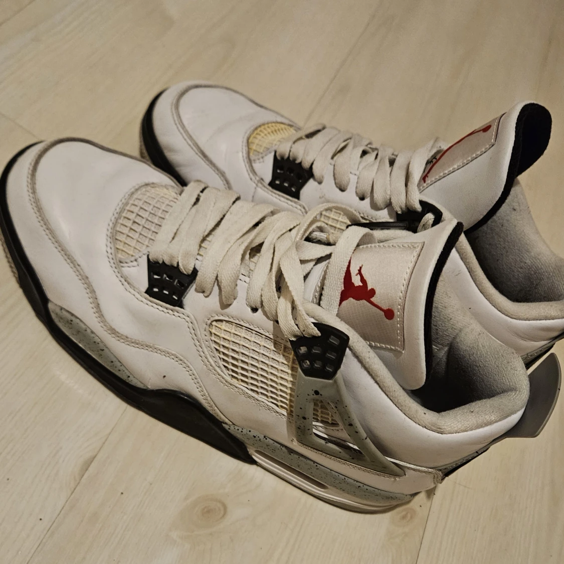 Nike Air Jordan 4 Retro Vit/Röd - 1