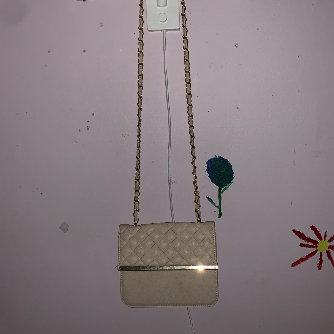 Beige quiltad axelväska med kedja