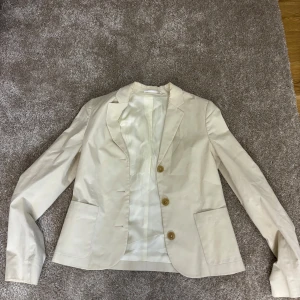 Kavaj från Filippa K - Stilren och snygg kavaj från Filippa K