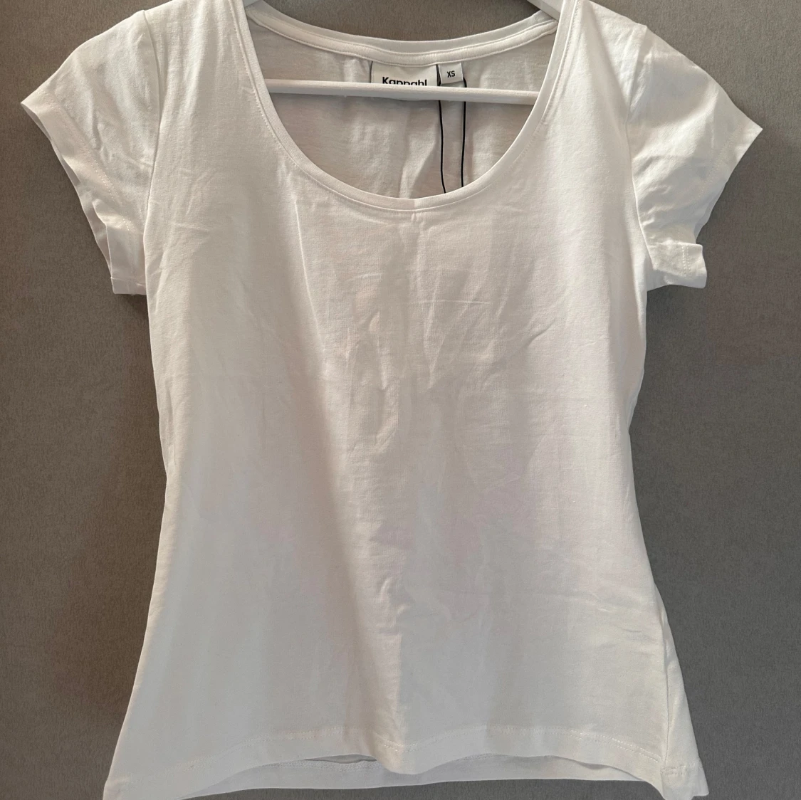 Vit t-shirt från Kappahl