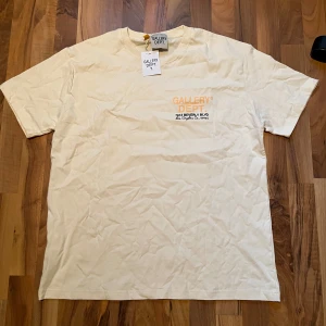 Gallery dept car show large - Gallery dept car show storlek large helt ny 