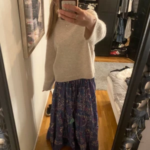 Lång kjol - Säljer min långkjol köpt i Thailand. Aldrig använd 