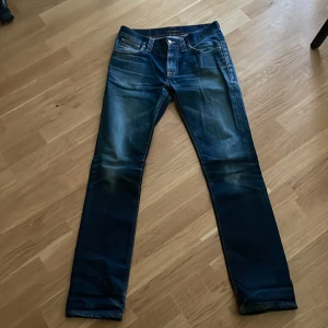 Nudie Jeans - Säljer Nudie Jeans storlek: W31 L34 nytt skick modell och allt finns på bild 3