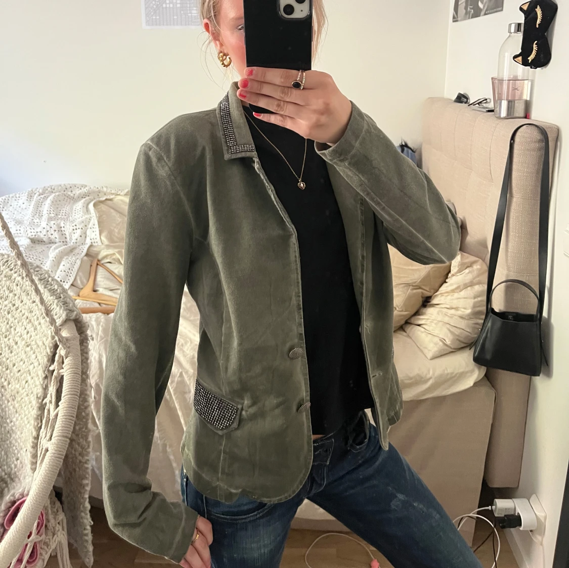 Olivgrön kavaj med nitar från Two Wings - 1