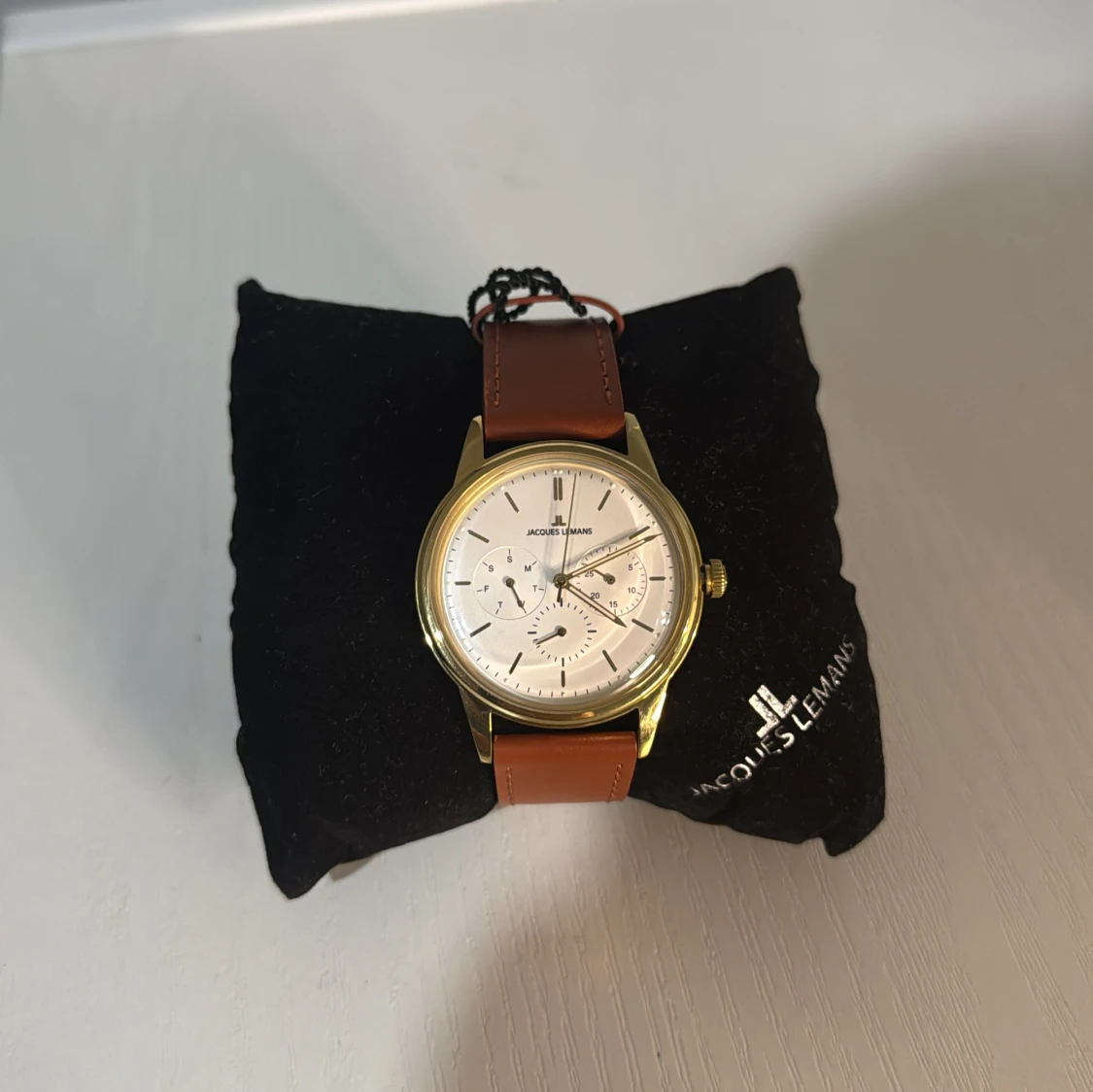 Jacques Lemans herrklocka med brunt skinnarmband - 1