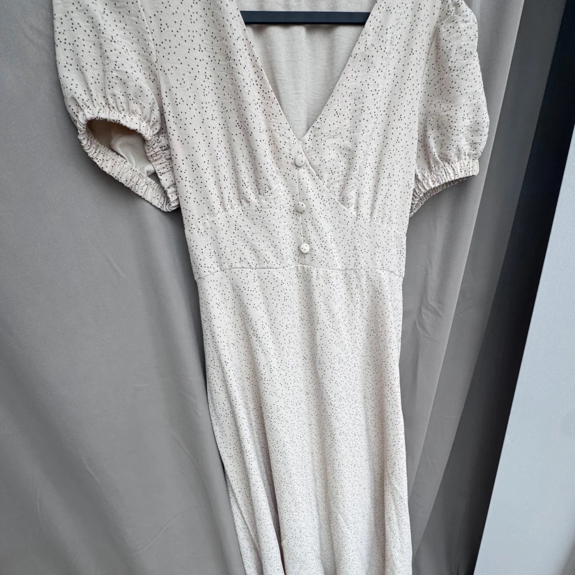 Ljusprickig långklänning från Stinna - 1