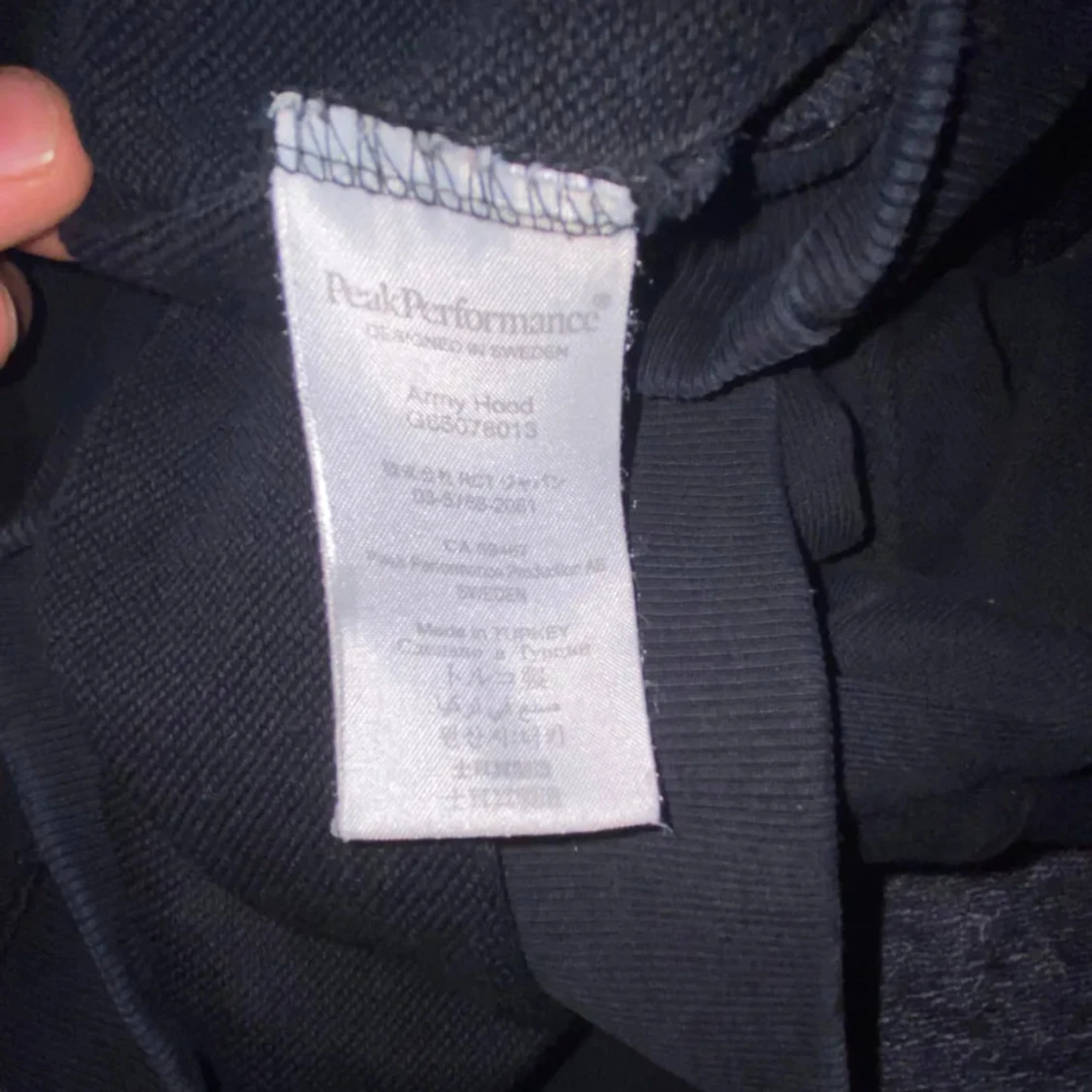 Svart hoodie från Peak Performance - 2