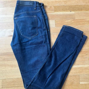 Tiger of Sweden jeans  - Mörkblå jeans från tiger of Sweden, skick 8/10, nypris 1699kr, W29 L34,  hör av er vid frågor 