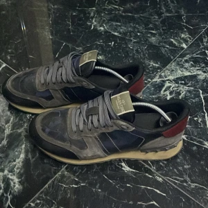 Valentino Rockrunner - Valentino rockrunne i superbra skick. Hör av er om fler frågor angående vad som följer med osv!!