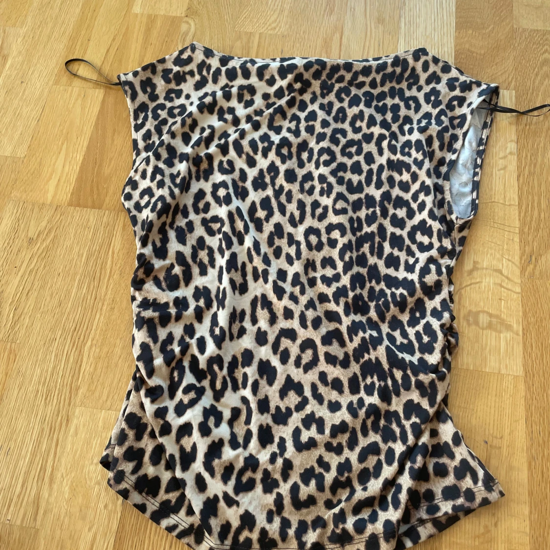 Leopardmönstrad topp
