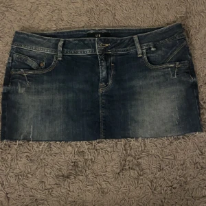 Jeanskjol från LTB - Mini kjol från LTB som tyvärr inte passade mig! 