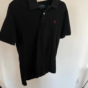 Svart pikétröja Polo Ralph Lauren - Storlek 14/16 passar xs/s