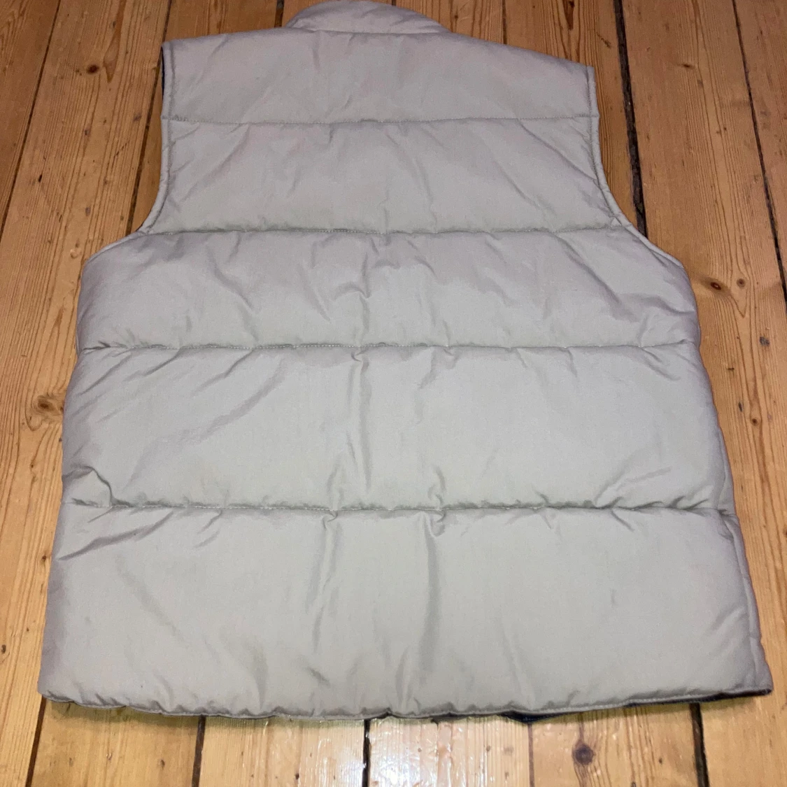 Beige dunväst från Marwin - 2