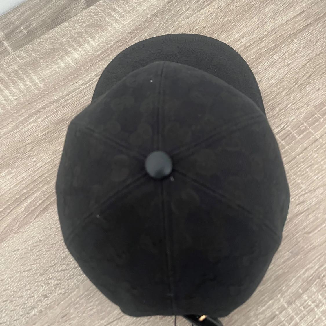 Svart keps från Gucci med grönt och rött band - 1