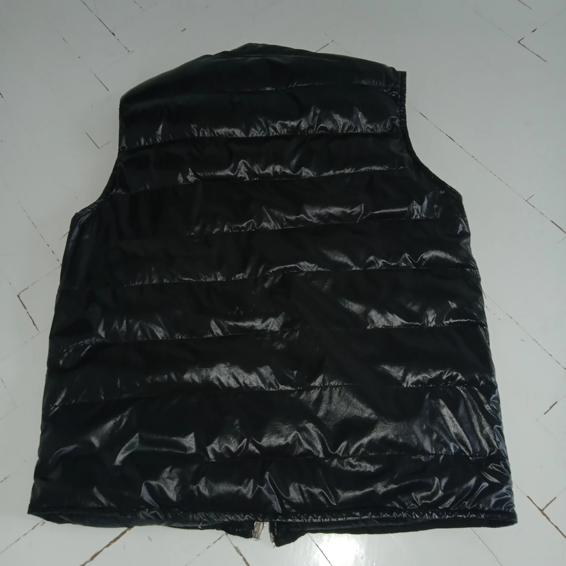 Svart dunväst från Moncler - 1