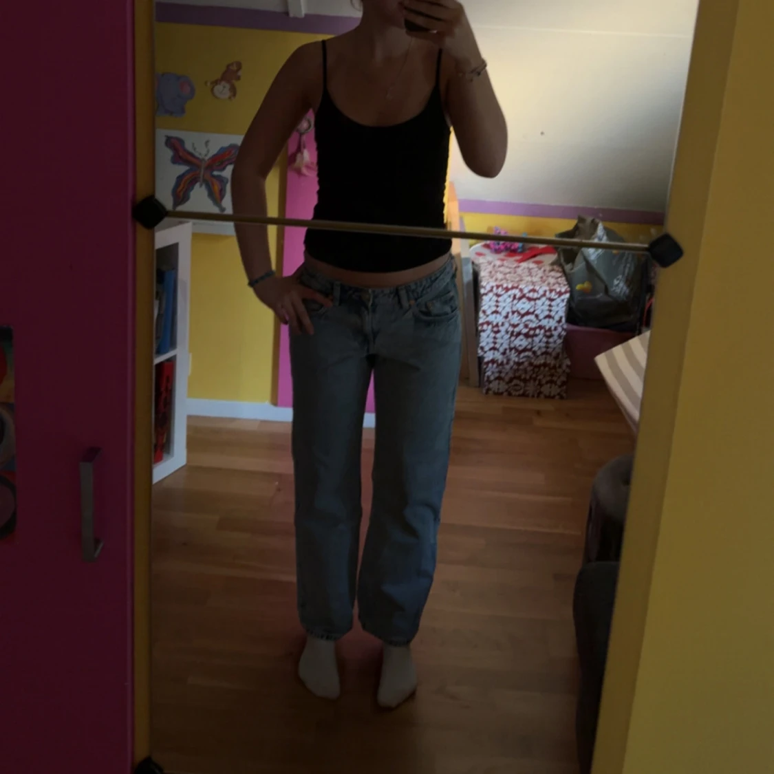 Arrow Low Straight Jeans från Weekday - 1