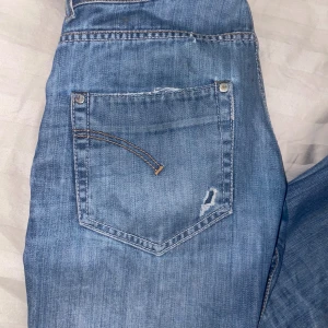 Dondup jeans - Sjukt feta, lite små i storlek! Hör av dig vid frågor, pris kan diskuteras! 