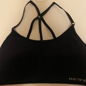 Sport-bh  - Använd fåtal gånger, men mycket bra skick! Skriv för fler bilder eller funderingar🌸