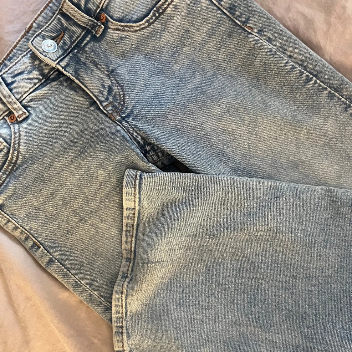Ljusblå bootcut jeans ultra lowwaist  - 1