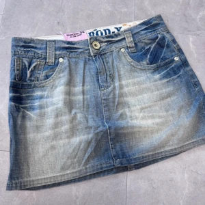 Jeanskjol - Snygg jeanskjol som är perfekt till sommarn! Pris kan diskuteras 