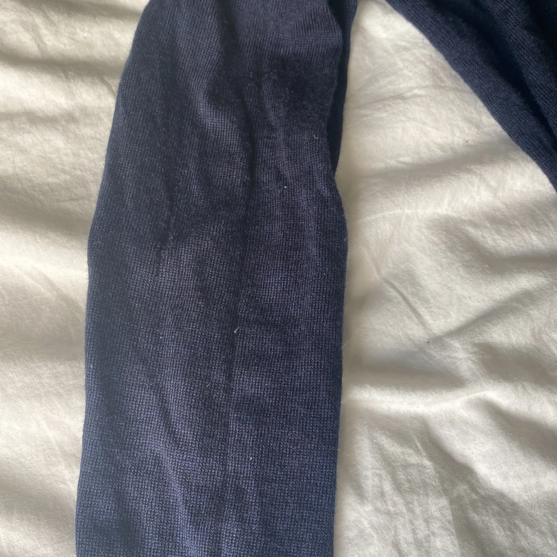 Marinblå merinoullströja med halv dragkedja från Morris - 2