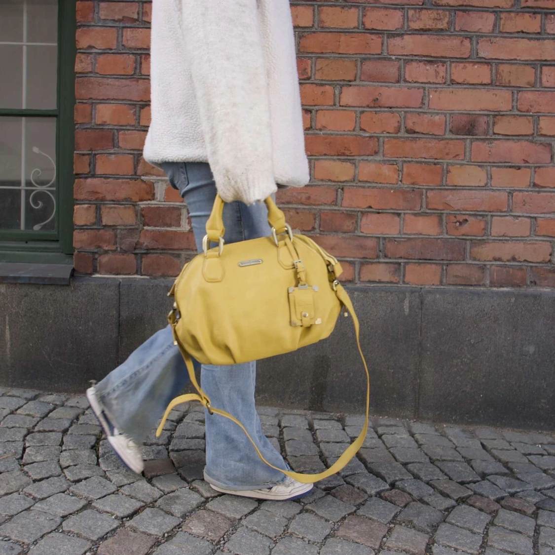 Gul väska