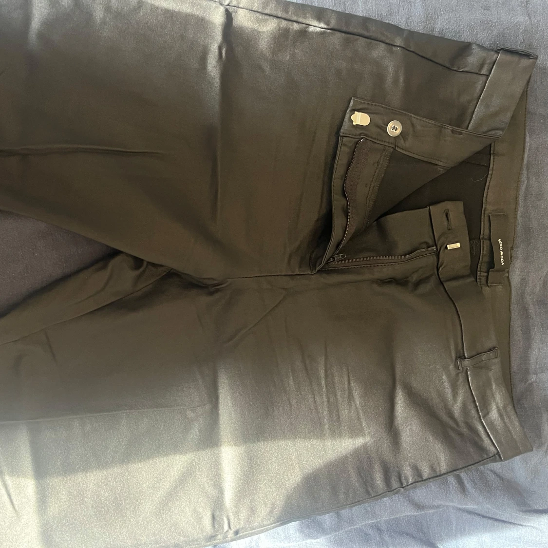 Svarta bootcut byxor från Vero Moda - 1