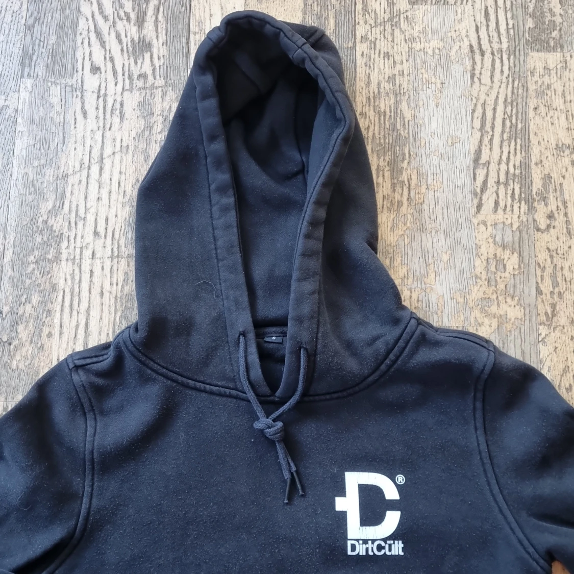 Svart hoodie från DirtCult - 1