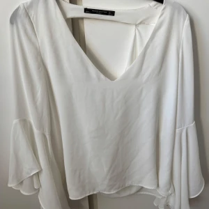 vit zara blus - jättefin vit blus från zara