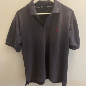 Polo piké  - En fett polo piké inga fel fett skön och är en bra piké för många snygga outfits 