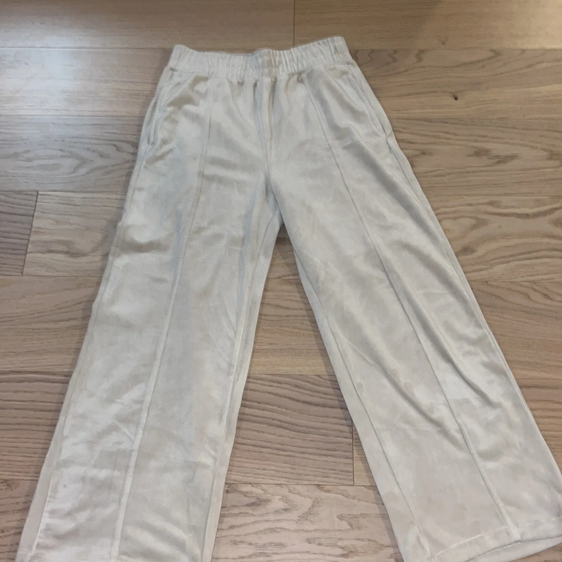 Beige byxor från Lindex Kids