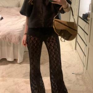 Spetsbyxor - Spetsbyxor i storlek S, använt ett fåtal gånger och är i nyskick. Perfekt nu till sommarn!🩷