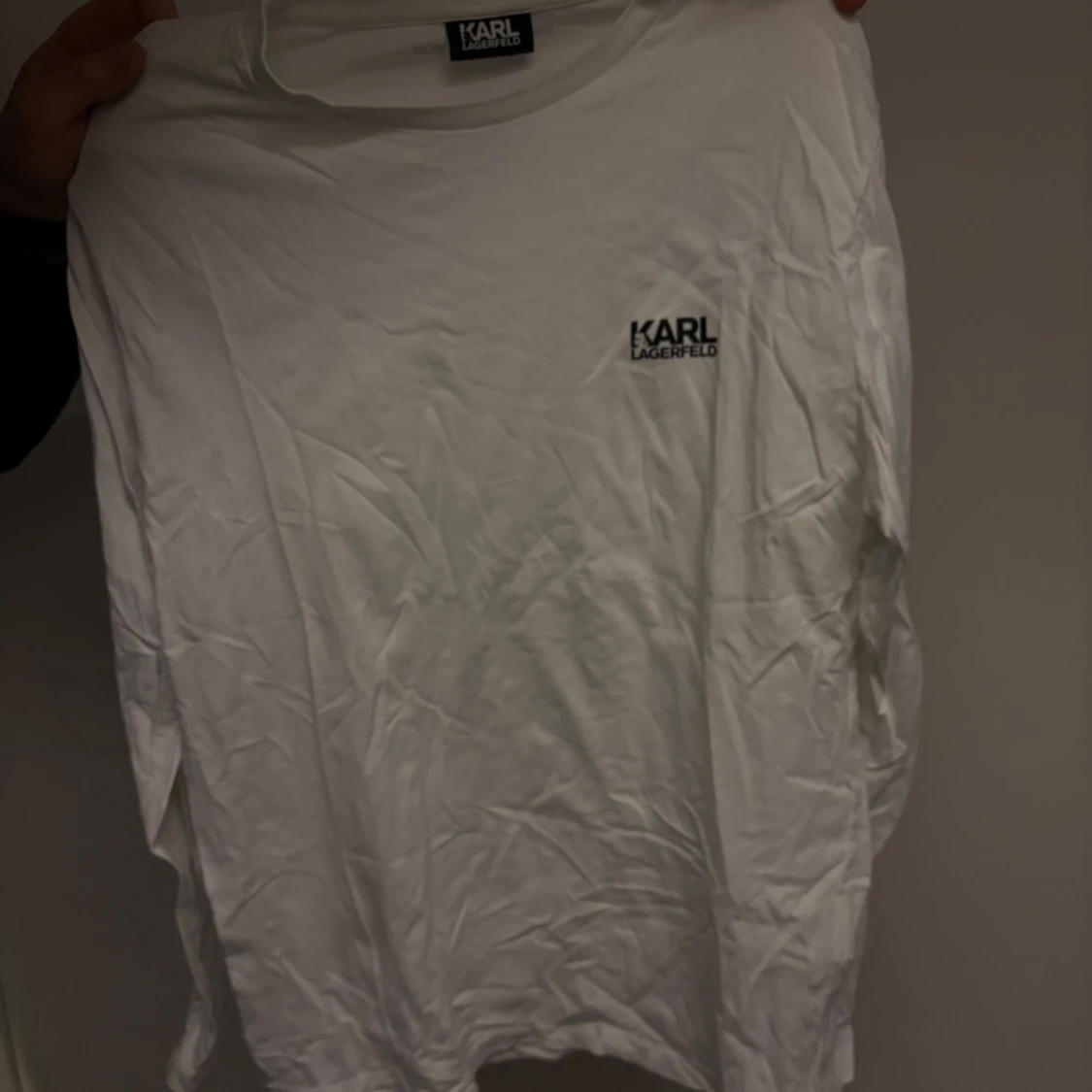 Vit långärmad t-shirt från Karl Lagerfeld