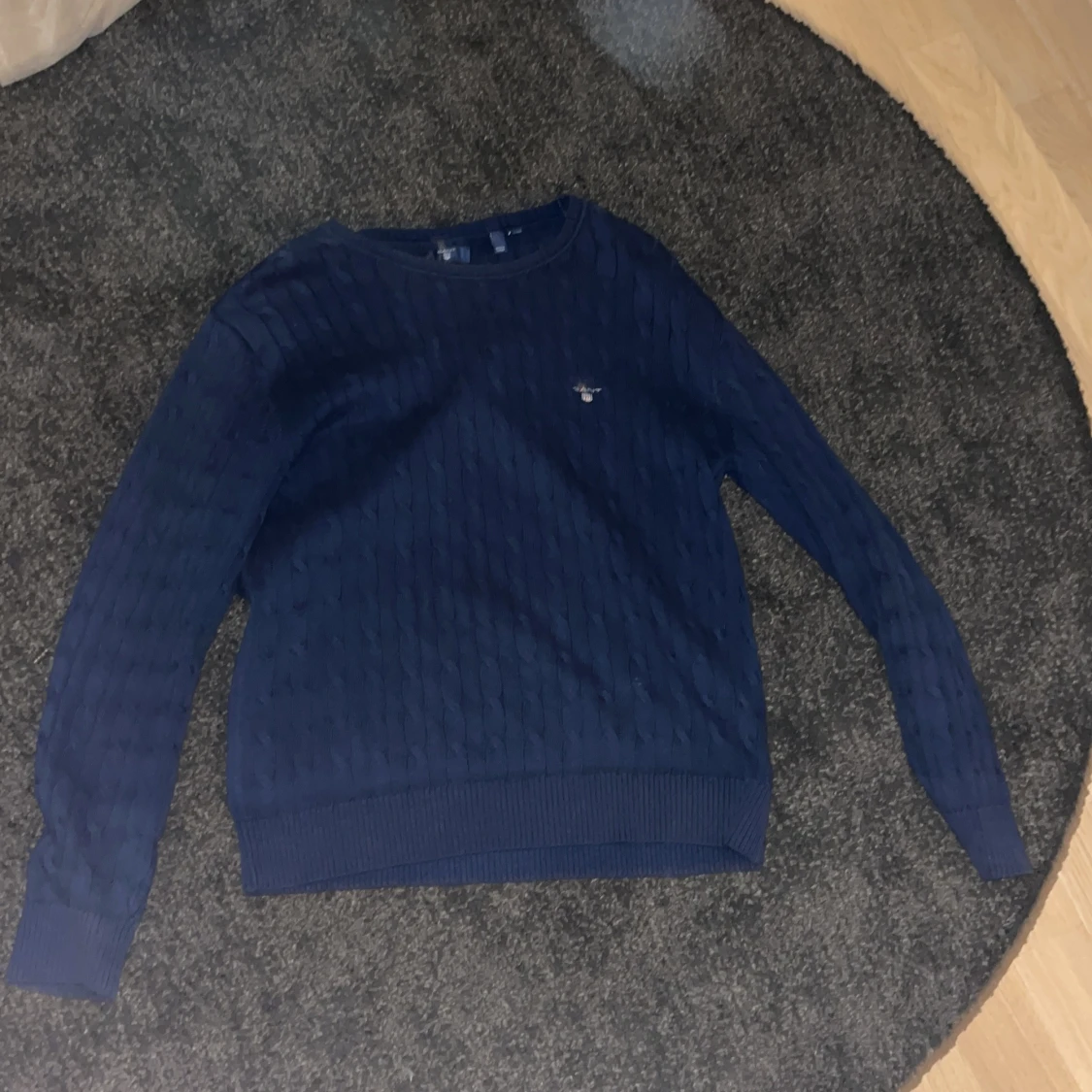 Mörkblå stickad tröja från GANT