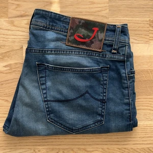 Jacob Cohen jeans  - Tjena! Säljer as feta jacob Cohen jeans, nypris på dessa är runt 5000kr, mitt pris är 999 och går såklart att diskutera🙌style 688, om ni har frågor så är det bara att skriva💯