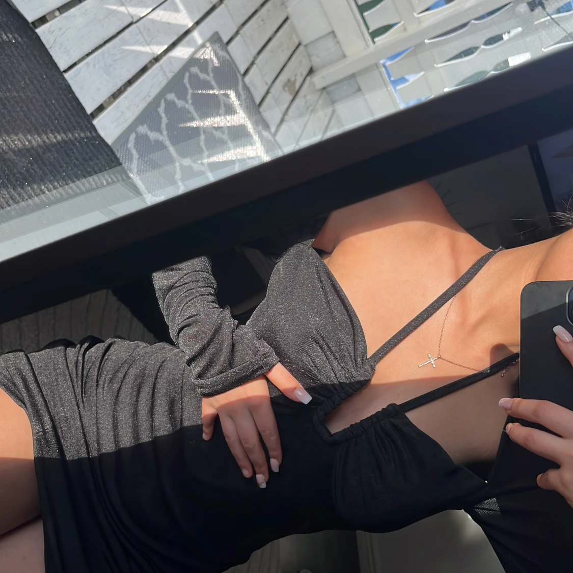 Svart glittrig klänning - 4