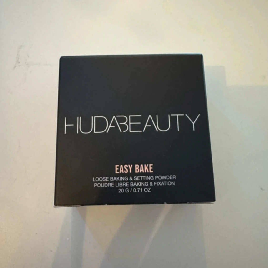 Huda Beauty Easy Bake Loose Baking & Setting Powder