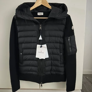 Moncler cardigan - 🔵Skick 10/10🔵Storlek S🔵