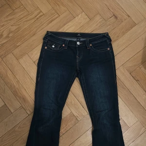 True religion jeans - True religion joey storlek 26! Fint skick lite slitna ned till bara, original längd!