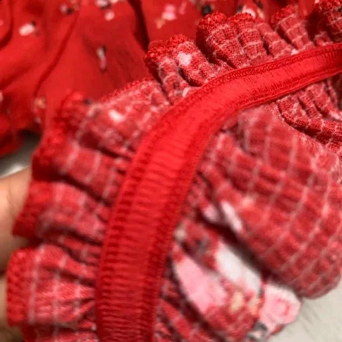 Röd blommig offshoulder topp - 3