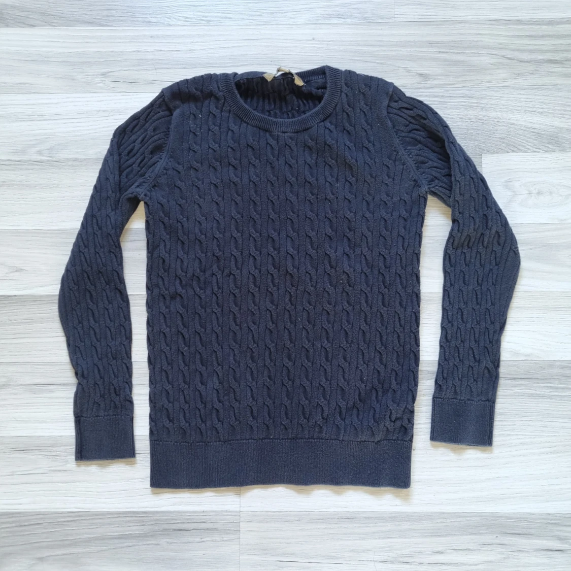 Svart stickad tröja från Basic U