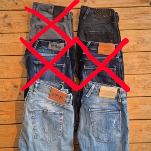 Replay jeans - PRISET ÄR EJ 123KR!  | SE SEPRATA ANNONSER I MIN PROFIL FÖR MER EXAKTA BESKRVNINGAR!  | 📏Storlekar: Mellan W30-W4 och L30-L34 (Grover modellen är straight fit, anbass är slim fit) | ♻️Skick: 7-9/10 | Tveka inte att fråga vid funderingar!