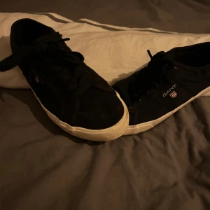 Gant skor  - En av Gants mer klassiska sneakers, finns fortfarande lite kvar att ge av dessa. 