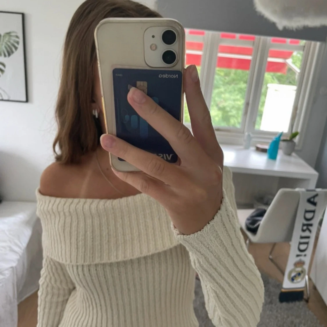 Beige offshoulder tröja från Lindex