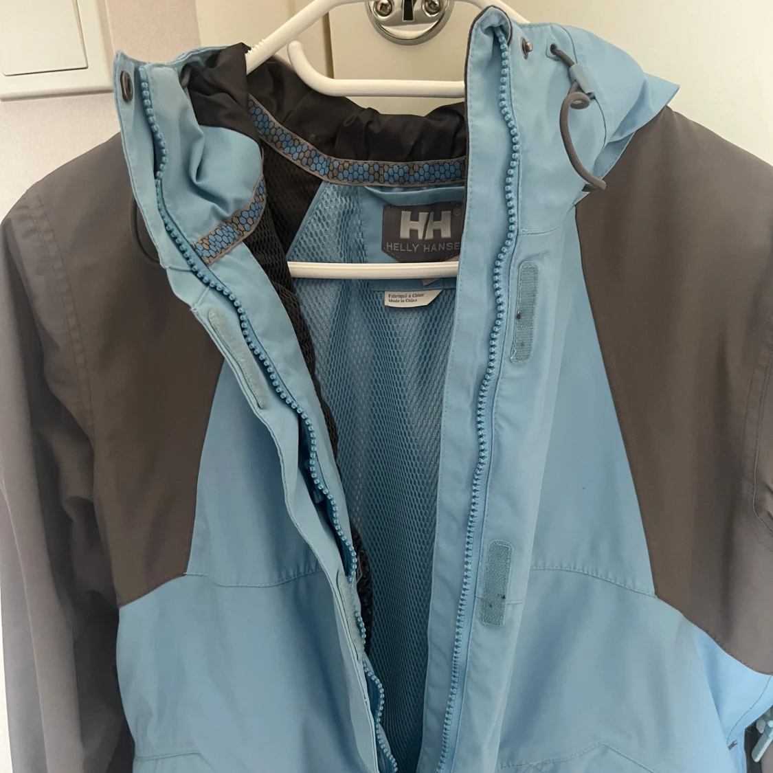 Blå och grå skidjacka från Helly Hansen - 2